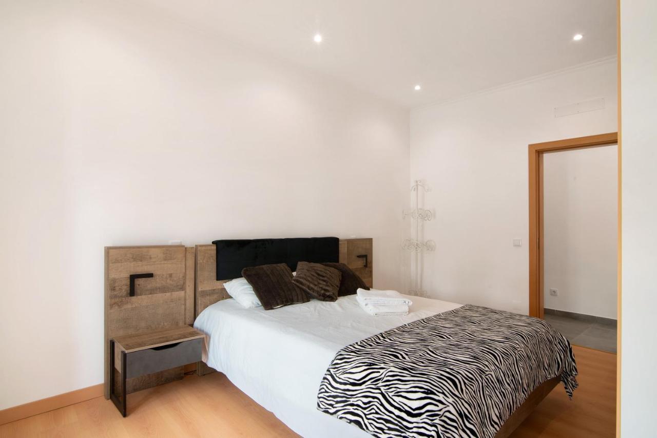Traditional 3 Bedroom Apartment Алте Екстериор снимка