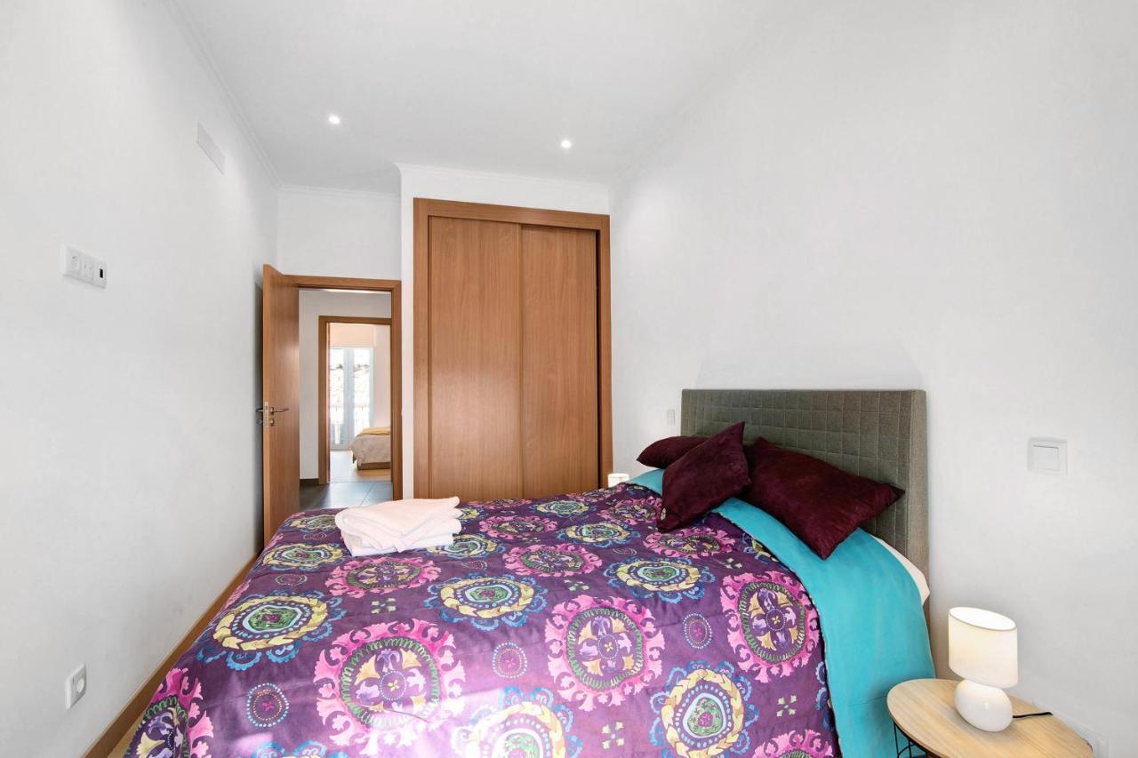 Traditional 3 Bedroom Apartment Алте Екстериор снимка