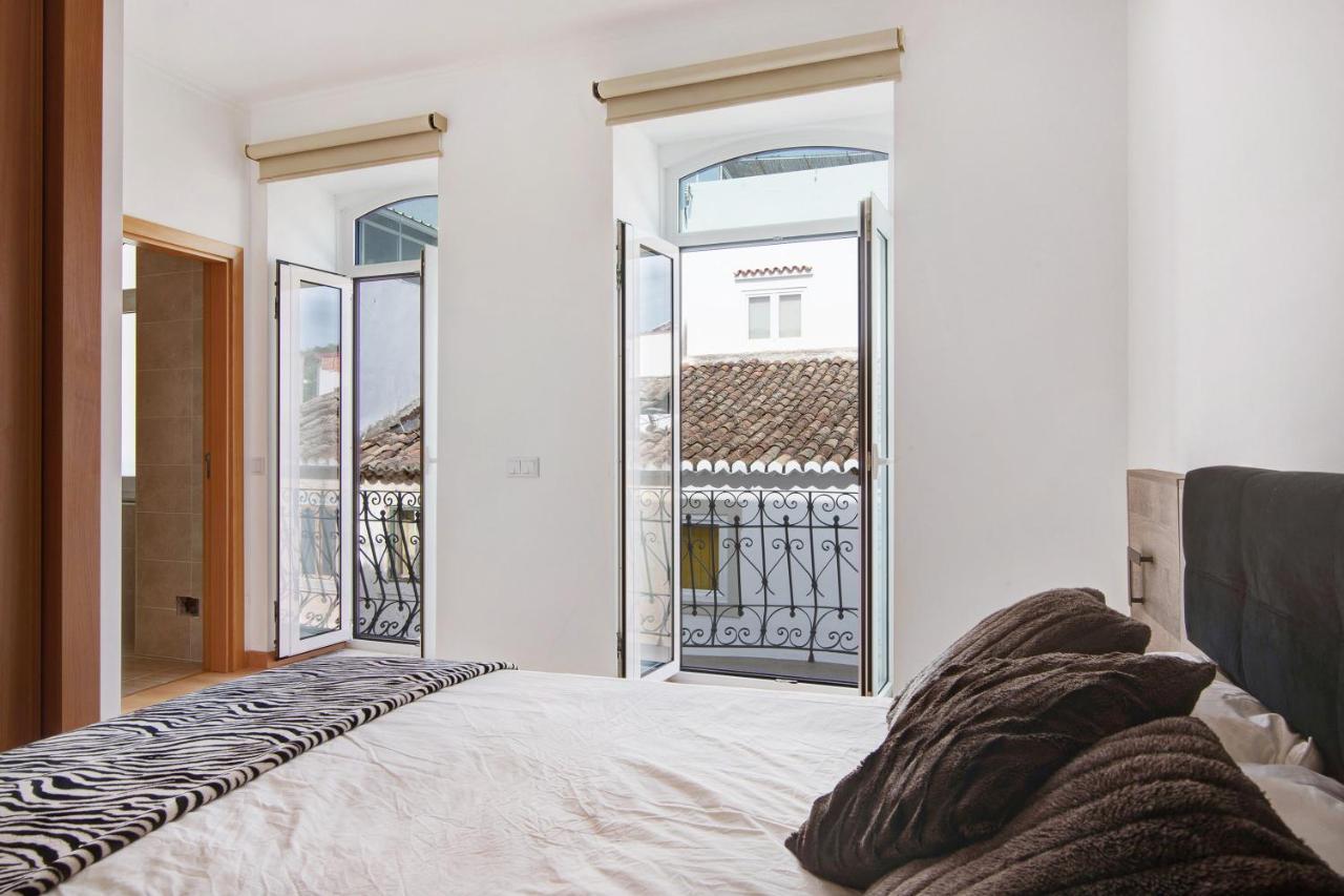 Traditional 3 Bedroom Apartment Алте Екстериор снимка